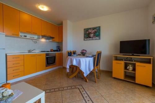 Apartments In Dramalj 39030