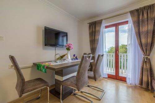 Apartment In Dramalj 41211