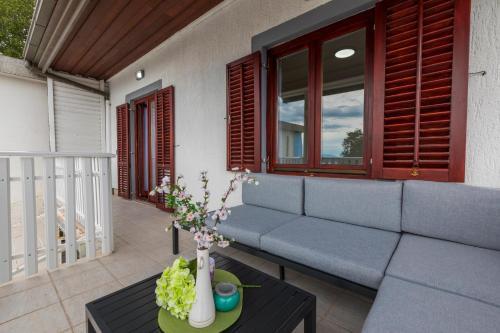 Apartment In Dramalj 41211