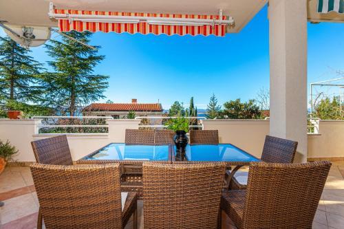 Apartment In Dramalj 41606