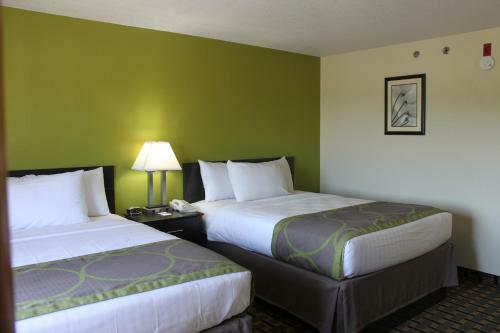 Hotel Americinn West Burlington