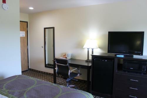 Hotel Americinn West Burlington