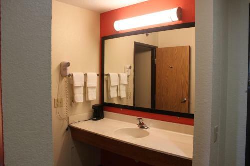 Hotel Americinn West Burlington