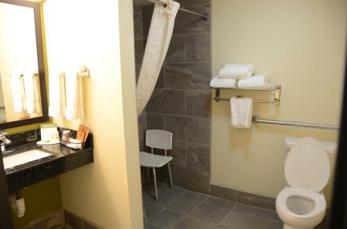 Hotel Americinn West Burlington
