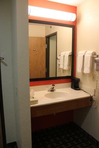 Hotel Americinn West Burlington