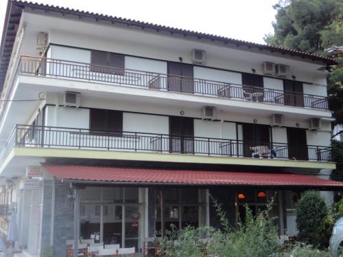 Chris Apartments