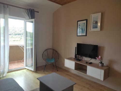 Apartment Arba 1 S Bazenom