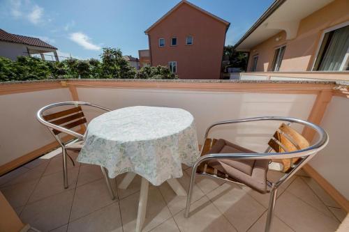 Apartments With A Parking Space Palit, Rab - 4970