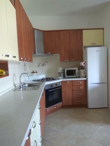 Beach Apartment (free Parking)