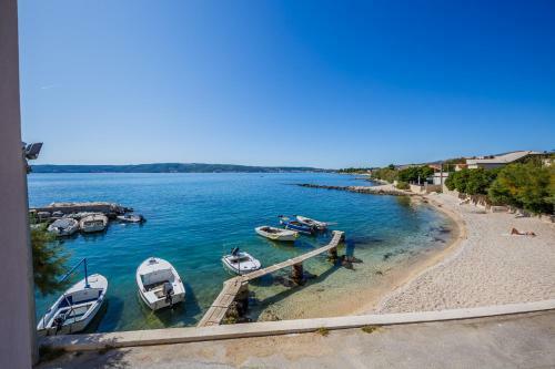 Beachfront Apartment Nehaj Kastel