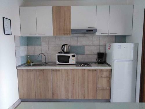 Apartment In Kastel Kambelovac 39022