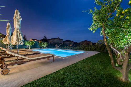Villa Eli - New Unique Holiday House With Swimming Pool