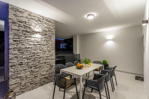 Villa Ema Kastela With Private Heated Pool