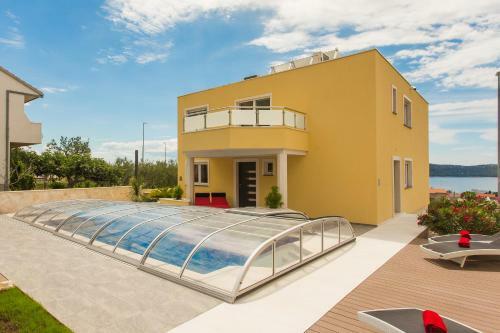 Villa Rocco Split - Luxury - Heated Salt Water Pool - Massage Jets