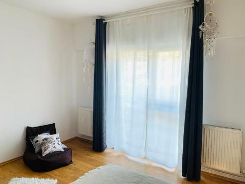 Forest Apartment - Self Check In - Garage