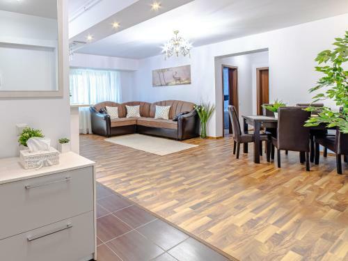 Mikras Luxury Apartment