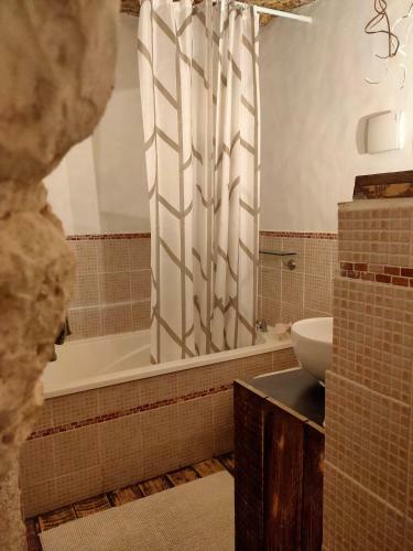 Hostal Les Troglos De Beaulieu