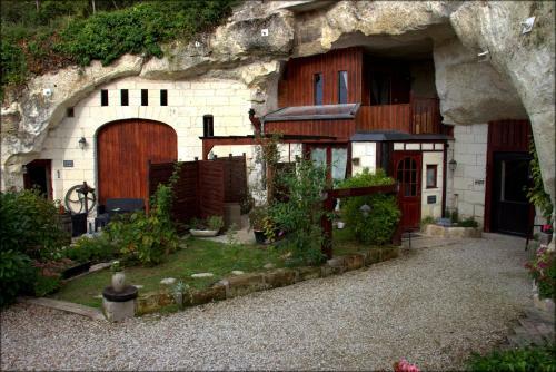 Hostal Les Troglos De Beaulieu