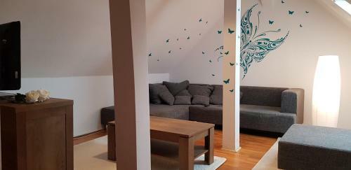 Hostal My Place - Butterflies