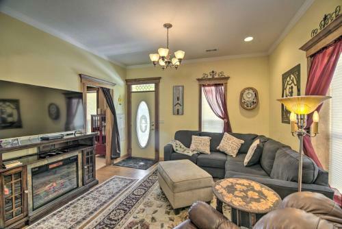 Charming Loveland Home With Yard, Walk To Dtwn!