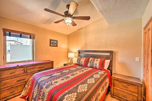 Pet-friendly Townhome With Grill And Mtn Views!