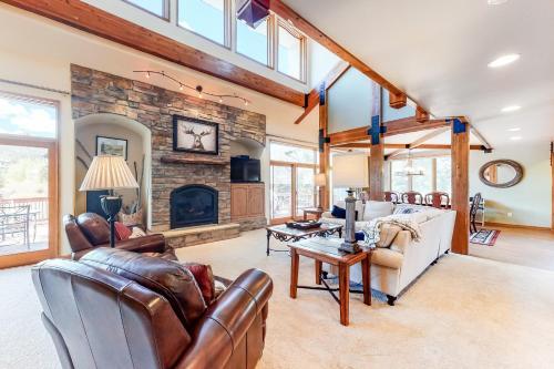 Falcon's Nest Retreat
