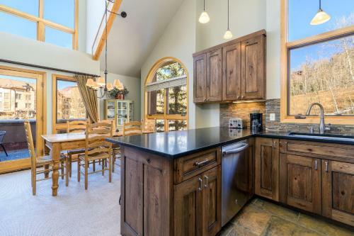 Le Chamonix F By Alpine Lodging Telluride