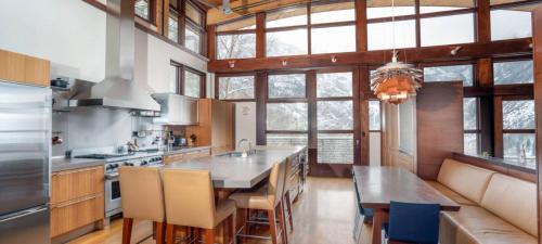 The Estate At Royer Falls By Exceptional Stays