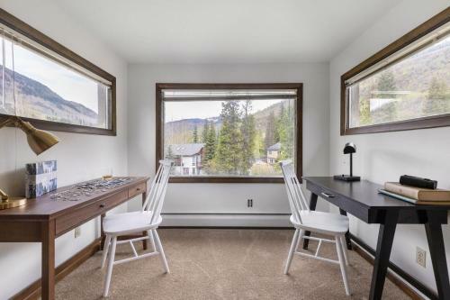 Bighorn - Ski Cabin W Sprawling Porch & Views