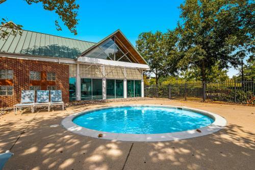 Bear Trap- 20 Village Green Dr