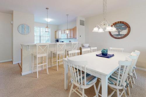 Salt Pond -- 15 Topsail Village