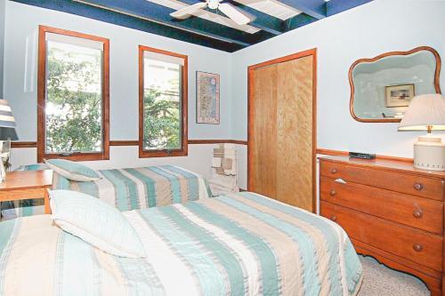 Ocean Village -- 39672 Skimmer