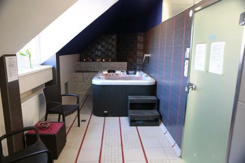 Hostal Wellness Penzion Krom??�? - Zlobice
