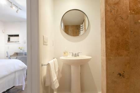 Apartamento Big Bright 1 Br At U/shaw + 14th On Quaint Swann