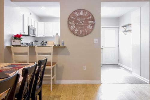 The Gray House By Gallaudet 4 Br
