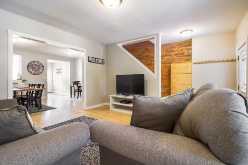 The Gray House By Gallaudet 4 Br