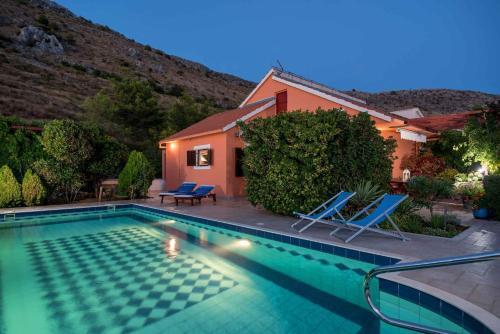 Holiday Home In Podstrana 7300