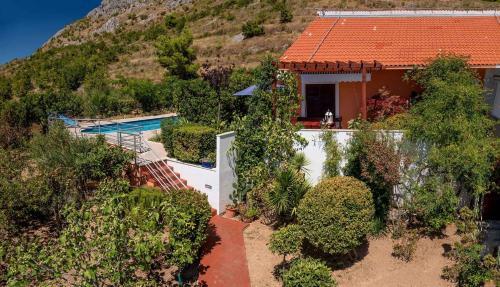 Holiday Home In Podstrana 7300