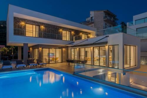 Luxury Villa Sundior Split With Private Pool And Jacuzzi
