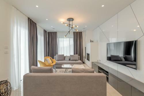 Luxury Villa Sundior Split With Private Pool And Jacuzzi