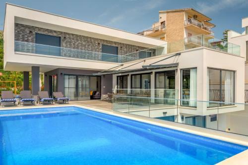 Luxury Villa Sundior Split With Private Pool And Jacuzzi