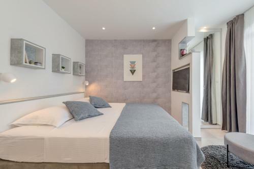 Luxury Villa Sundior Split With Private Pool And Jacuzzi
