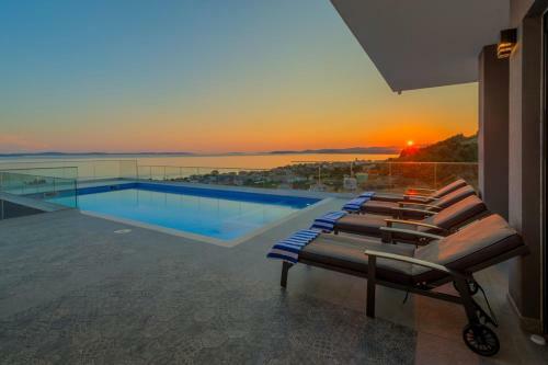 Luxury Villa Sundior Split With Private Pool And Jacuzzi
