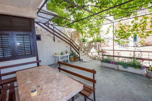 Apartments Pivac - Lokva Rogoznica