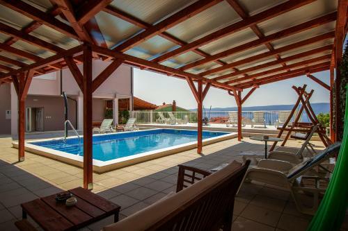 Hostal Apartments Zina