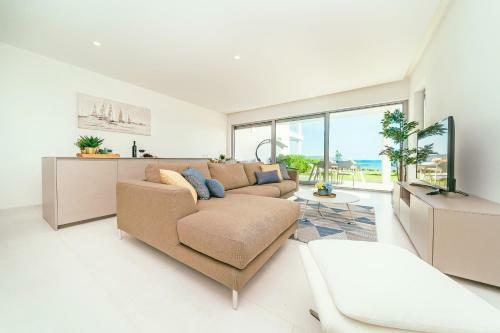 Unique Luxury Designers Apartment Right Next To The Beach