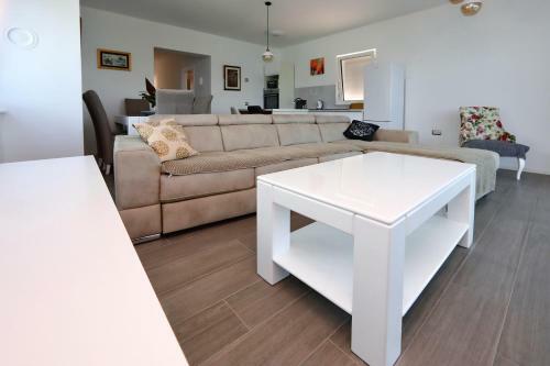 Apartmani Marina S Pogledom, Suko?an