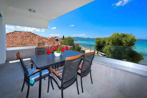 Apartmani Marina S Pogledom, Suko?an