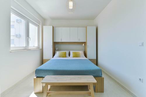 New! Beachfront Villa Klaudija, Suko?an
