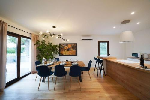 Villa Suncica With Pool And Jacuzz 62